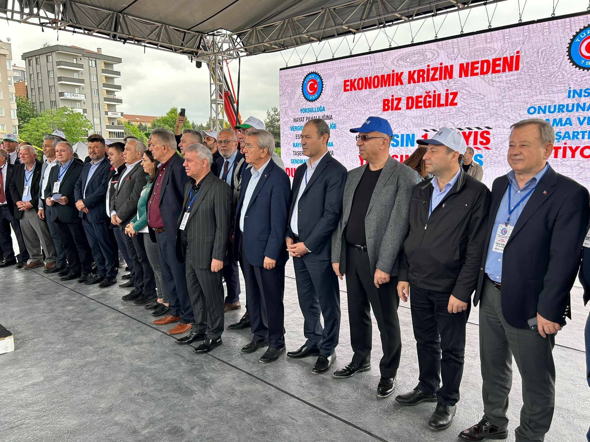 Yaşasın 1 Mayıs Emek ve Dayanışma Günü! görseli