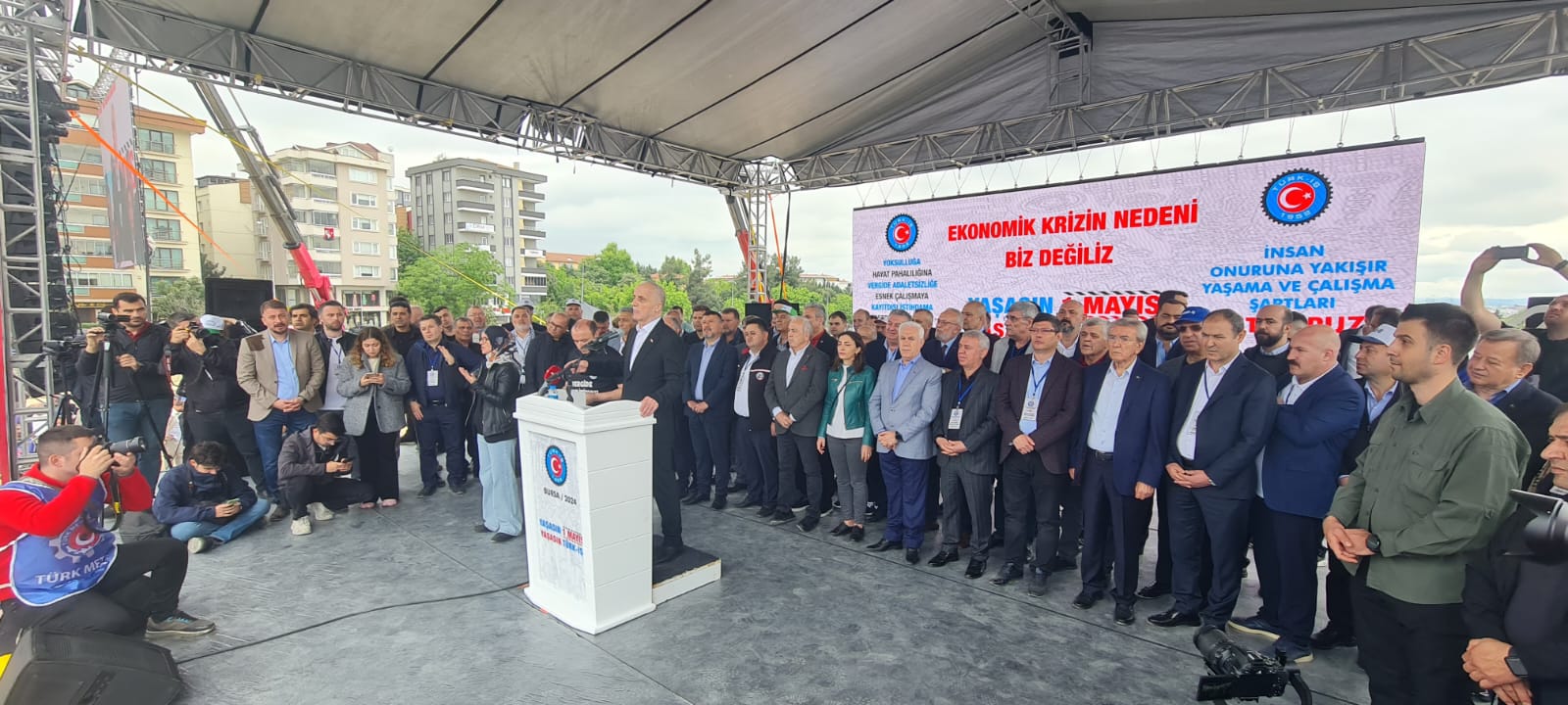 Yaşasın 1 Mayıs Emek ve Dayanışma Günü! görseli