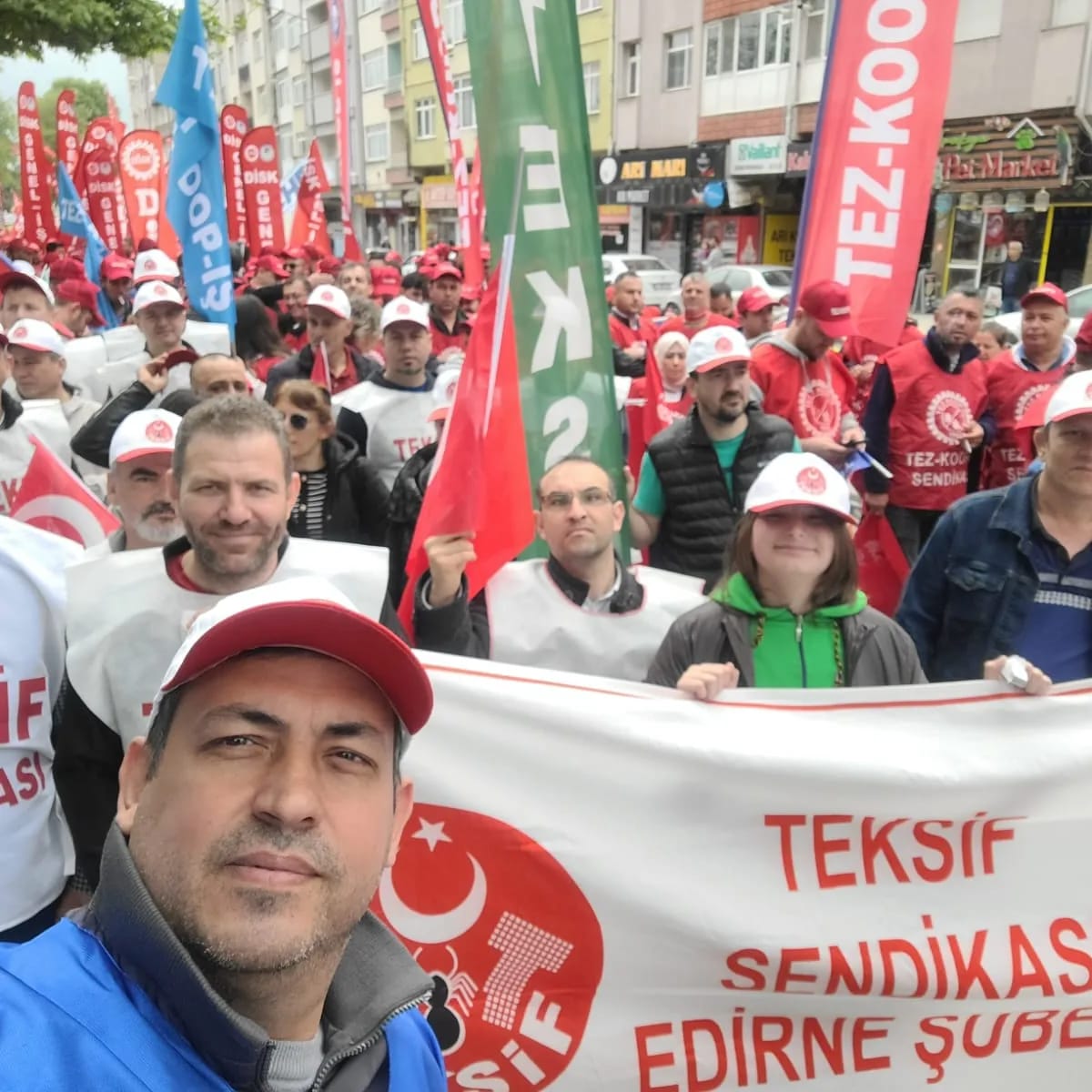 Yaşasın 1 Mayıs Emek ve Dayanışma Günü! görseli