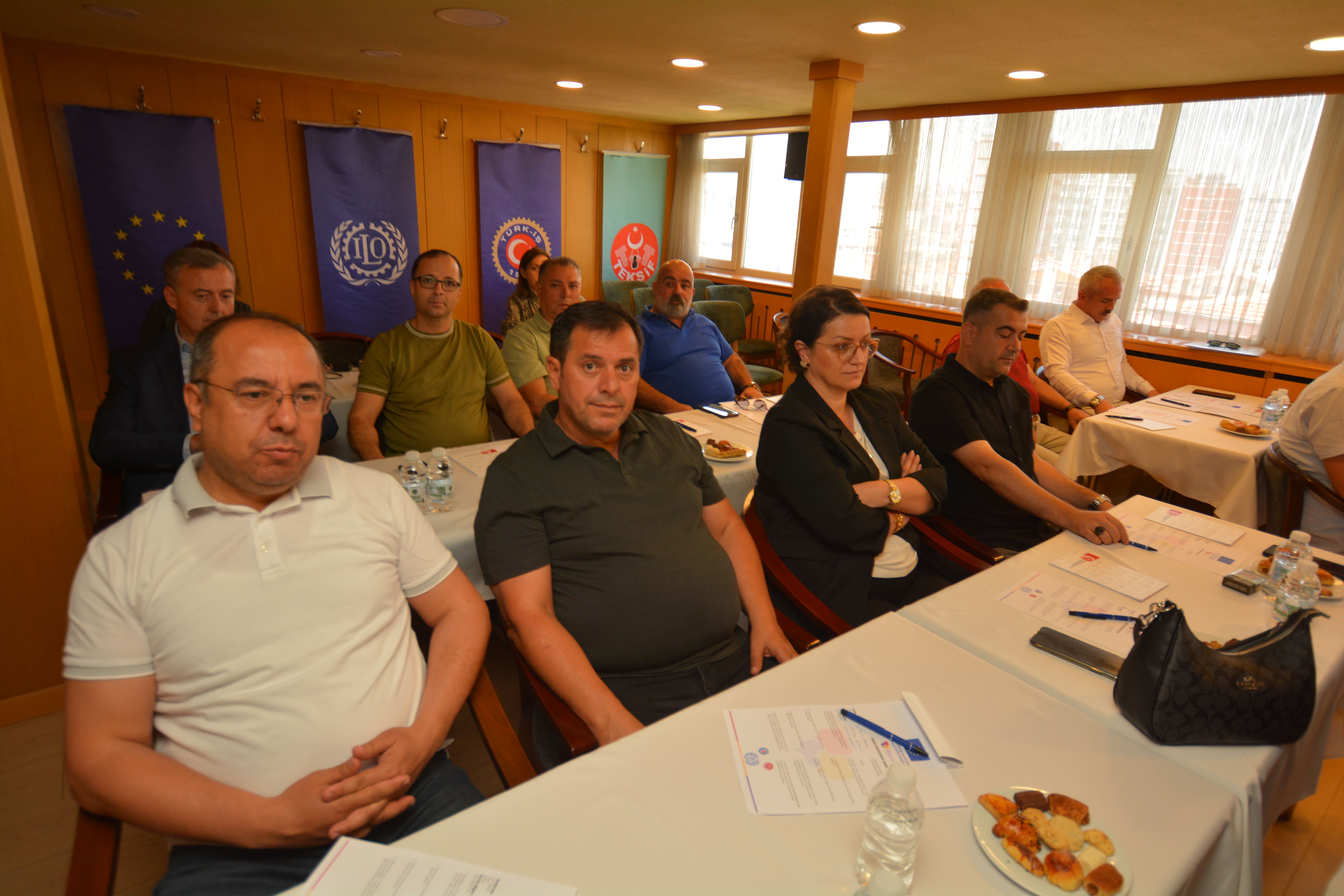 HAKKIMI BİLİYORUM, HAKKIMI SAVUNUYORUM PROJESİ ŞUBE BAŞKANLARI EĞİTİMİ GERÇEKLEŞTİ görseli