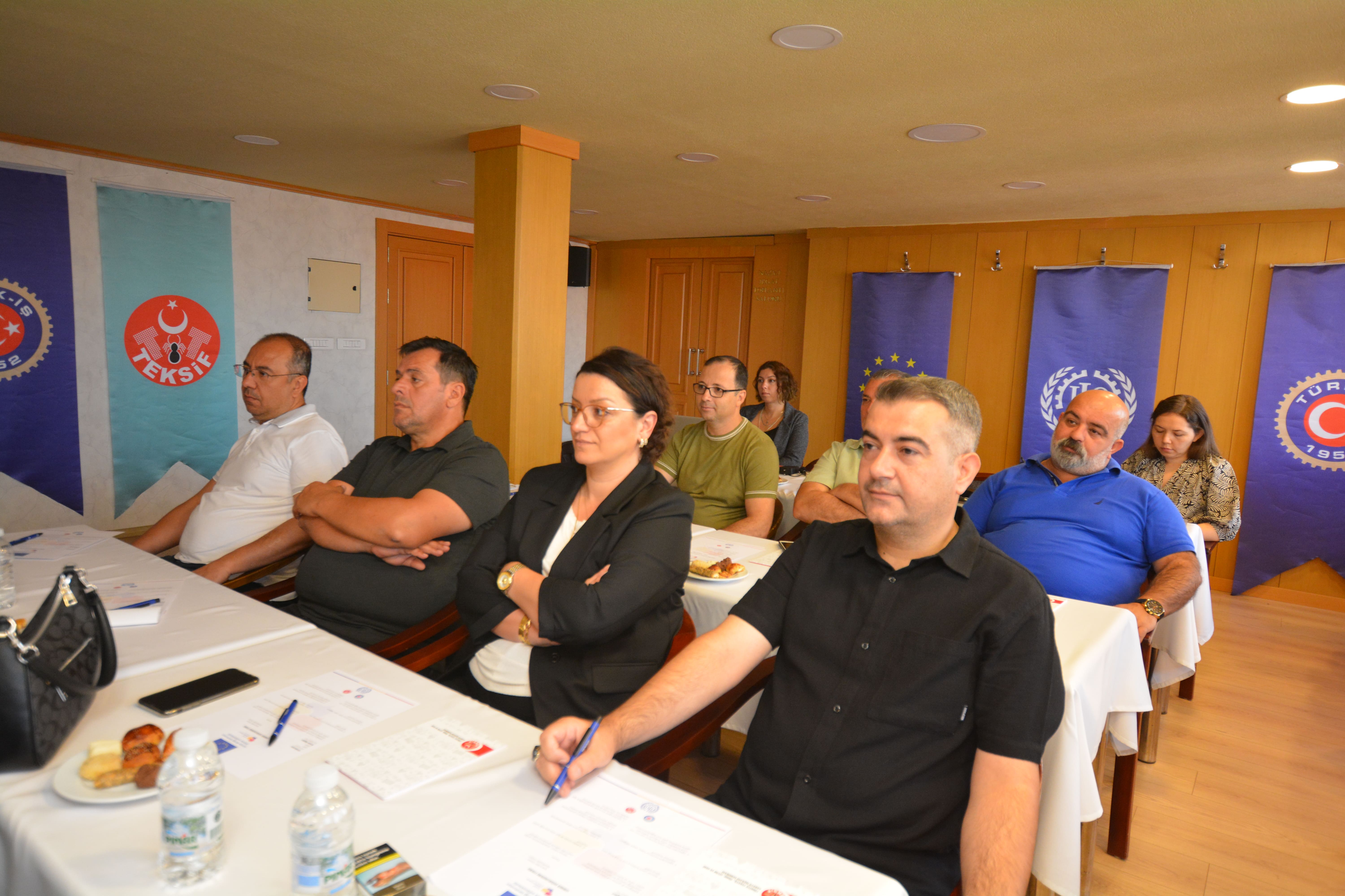 HAKKIMI BİLİYORUM, HAKKIMI SAVUNUYORUM PROJESİ ŞUBE BAŞKANLARI EĞİTİMİ GERÇEKLEŞTİ görseli