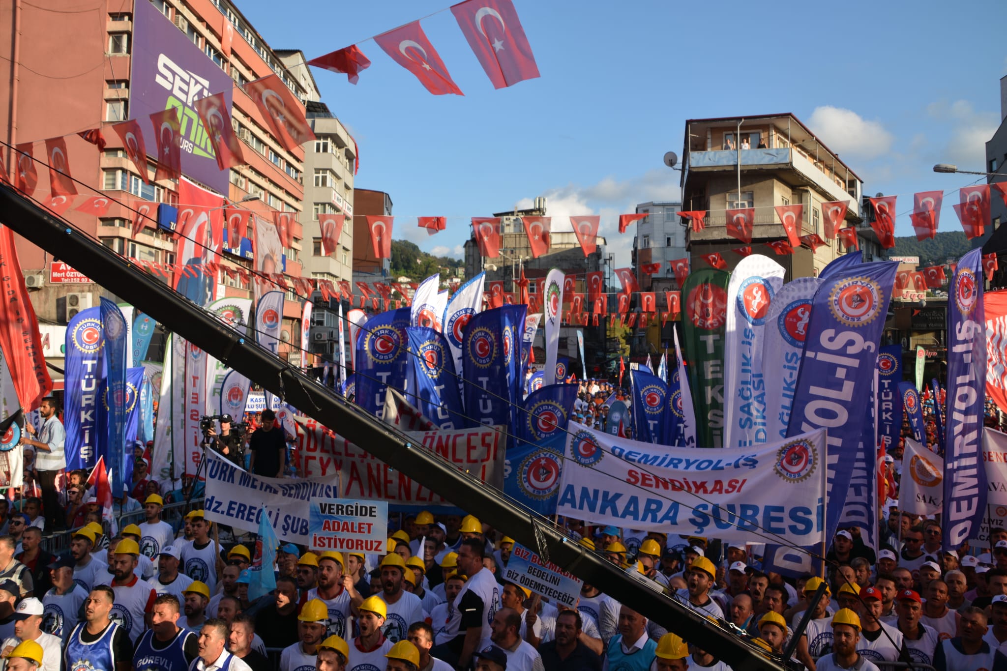 “ZORDAYIZ GEÇİNEMİYORUZ” MİTİNGİ ZONGULDAK'DA GERÇEKLEŞTİRİLDİ görseli