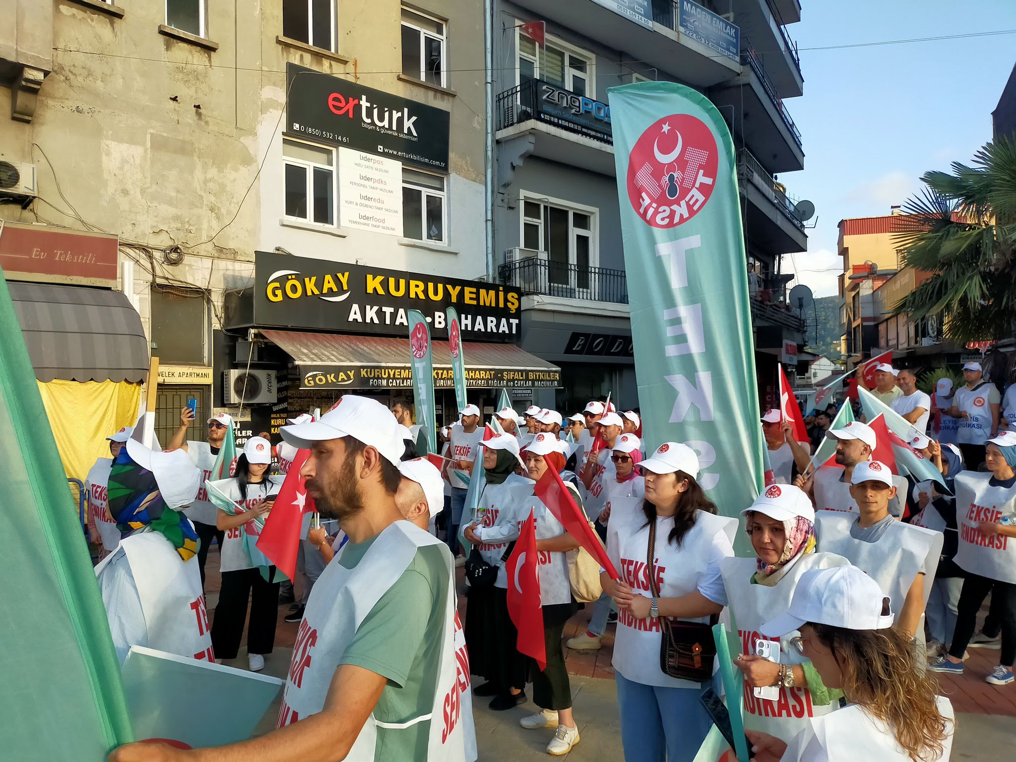 “ZORDAYIZ GEÇİNEMİYORUZ” MİTİNGİ ZONGULDAK'DA GERÇEKLEŞTİRİLDİ görseli