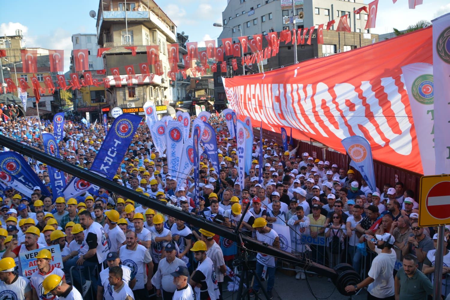 “ZORDAYIZ GEÇİNEMİYORUZ” MİTİNGİ ZONGULDAK'DA GERÇEKLEŞTİRİLDİ görseli