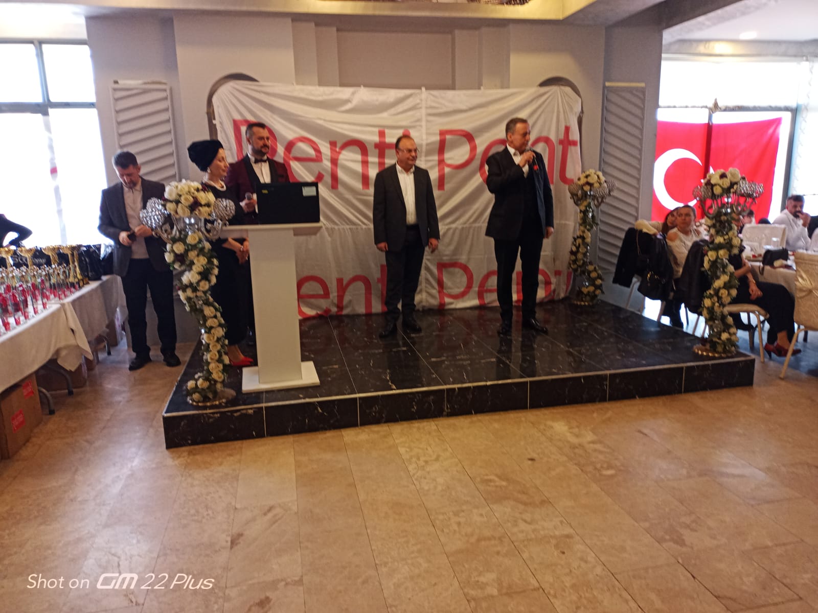 PENTİ ÇORAP’TA KIDEM ÖDÜLLERİ VE YILBAŞI YEMEĞİ EĞLENCESİ görseli