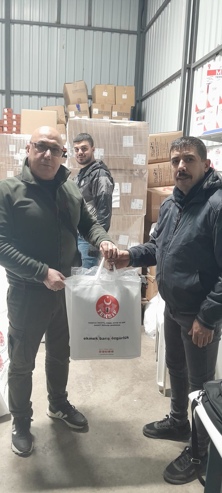 YILBAŞI HEDİYESİ DAĞITIMINI GERÇEKLEŞTİRİYORUZ görseli