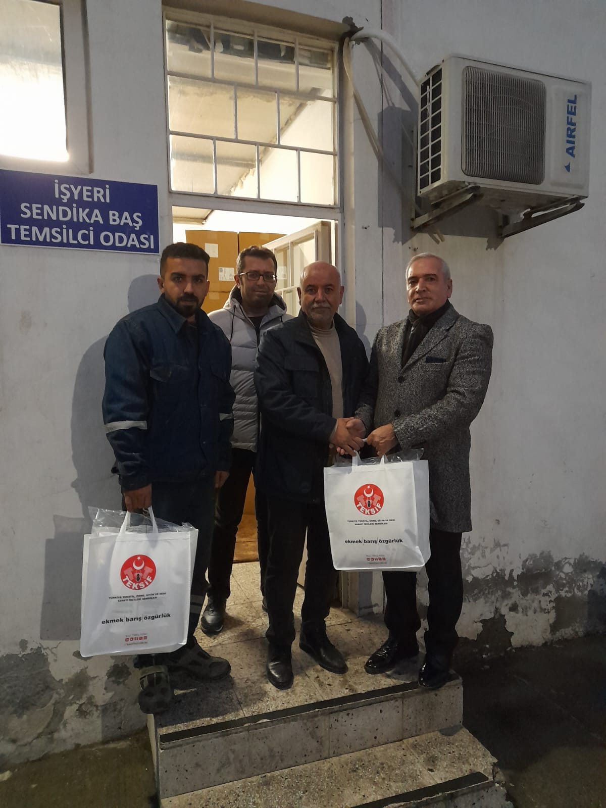 YILBAŞI HEDİYESİ DAĞITIMINI GERÇEKLEŞTİRİYORUZ görseli
