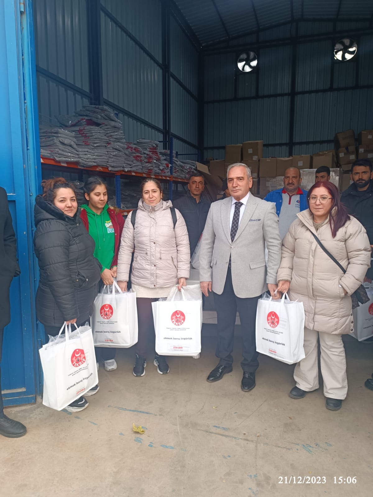 YILBAŞI HEDİYESİ DAĞITIMINI GERÇEKLEŞTİRİYORUZ görseli