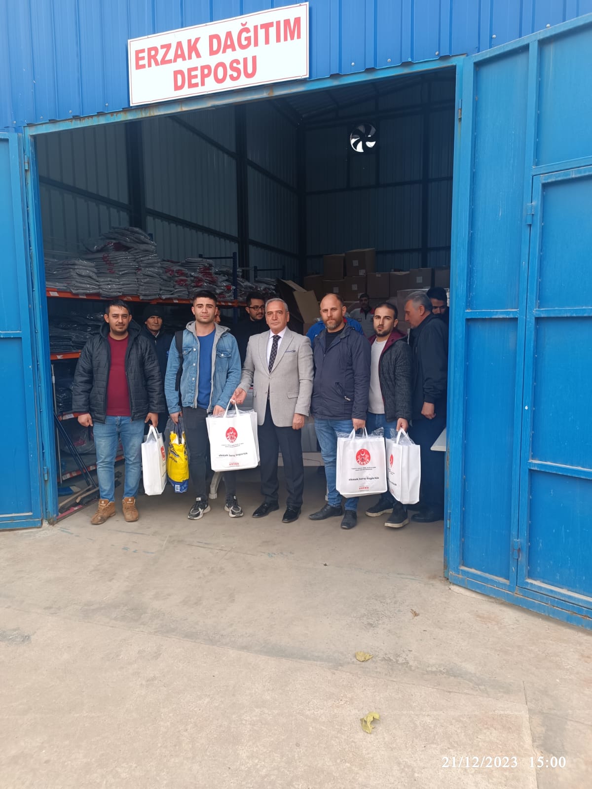 YILBAŞI HEDİYESİ DAĞITIMINI GERÇEKLEŞTİRİYORUZ görseli