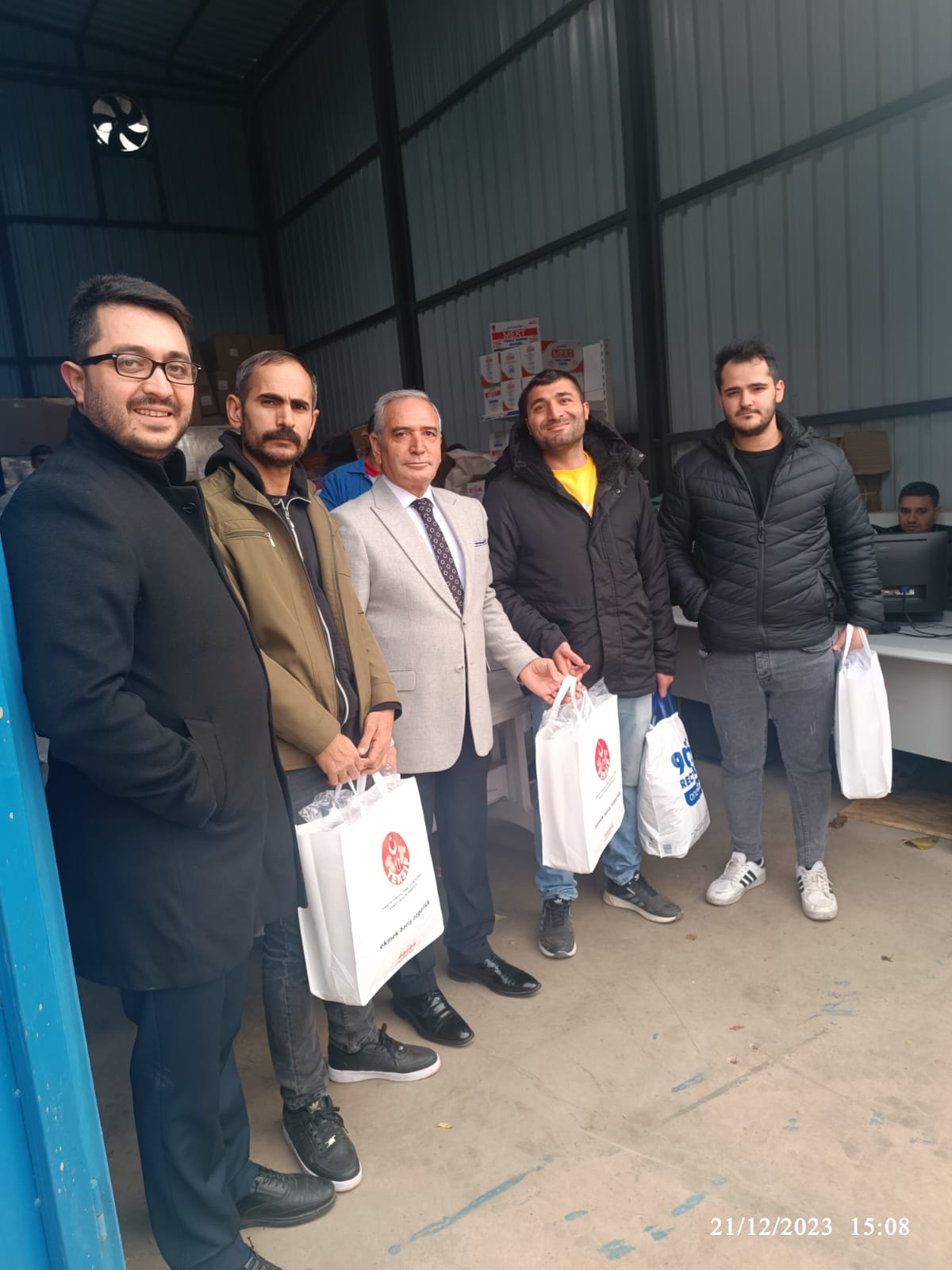 YILBAŞI HEDİYESİ DAĞITIMINI GERÇEKLEŞTİRİYORUZ görseli