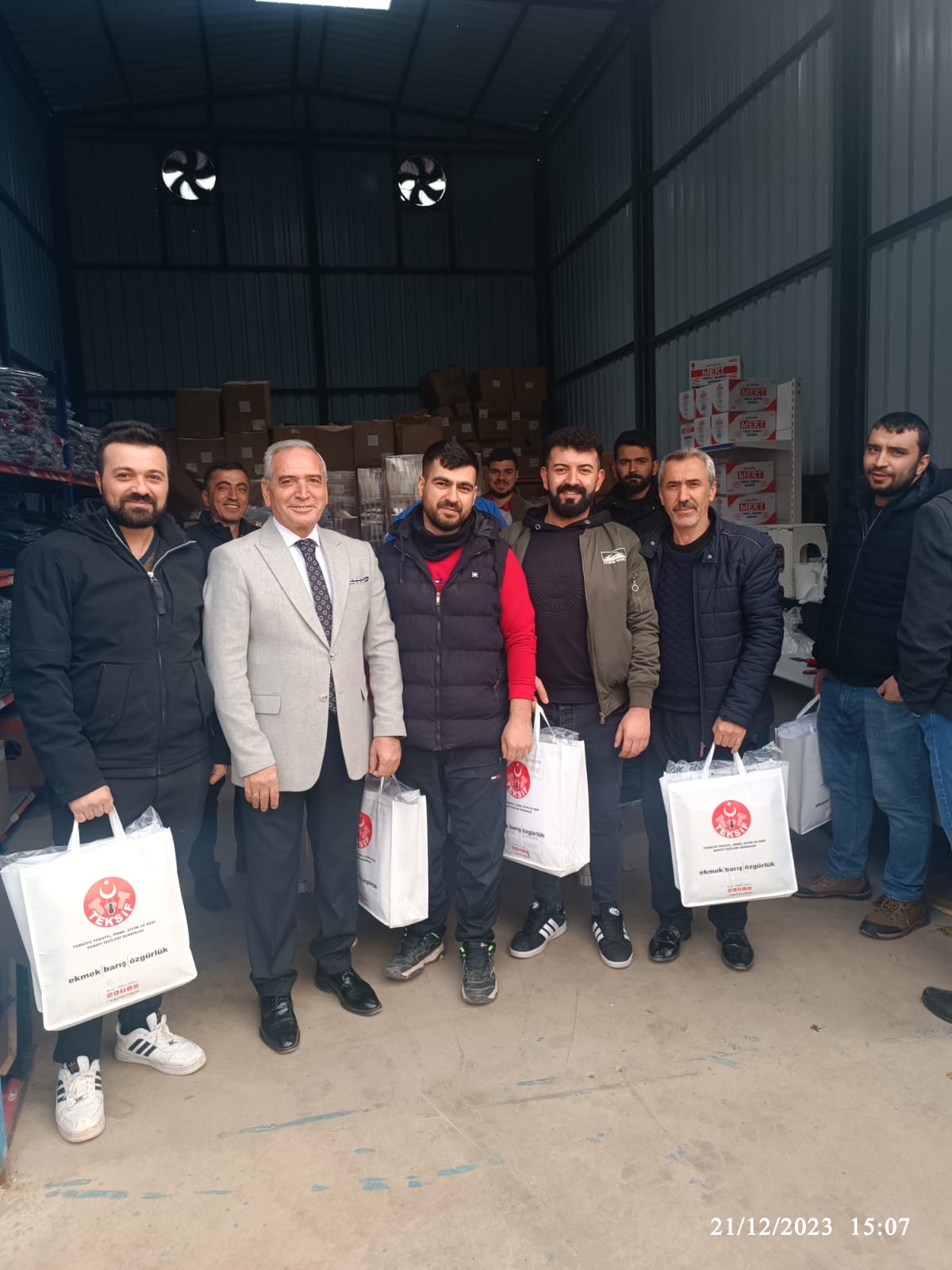YILBAŞI HEDİYESİ DAĞITIMINI GERÇEKLEŞTİRİYORUZ görseli