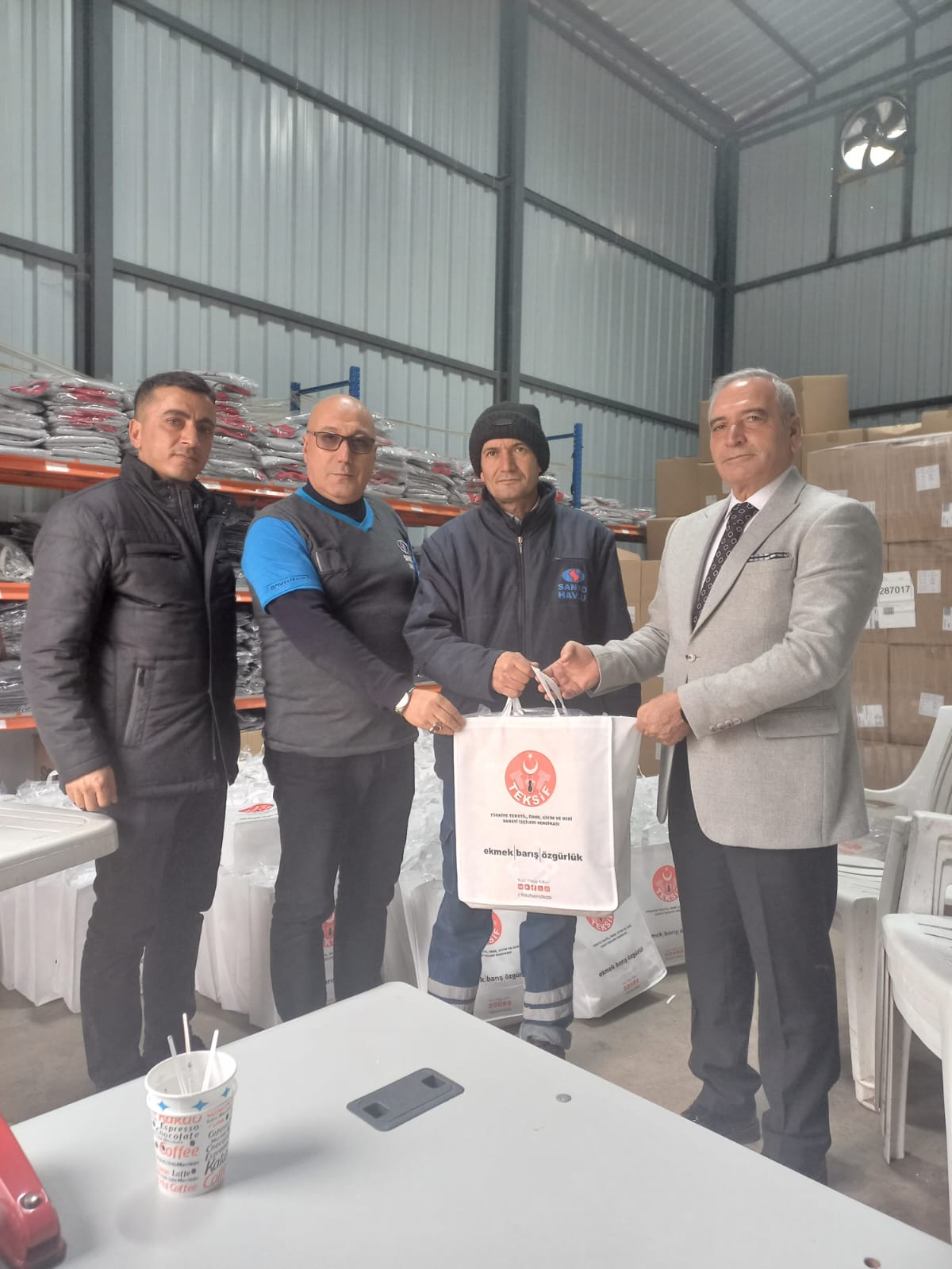 YILBAŞI HEDİYESİ DAĞITIMINI GERÇEKLEŞTİRİYORUZ görseli