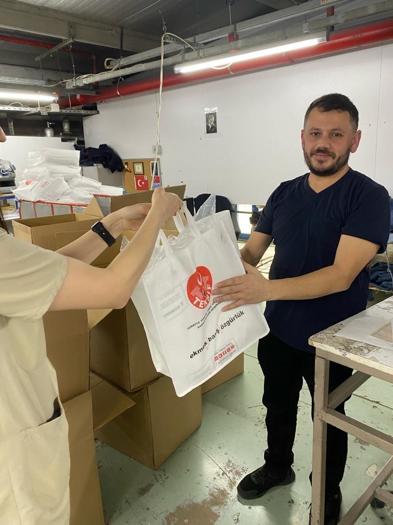 YILBAŞI HEDİYESİ DAĞITIMINI GERÇEKLEŞTİRMEYE BAŞLADIK görseli