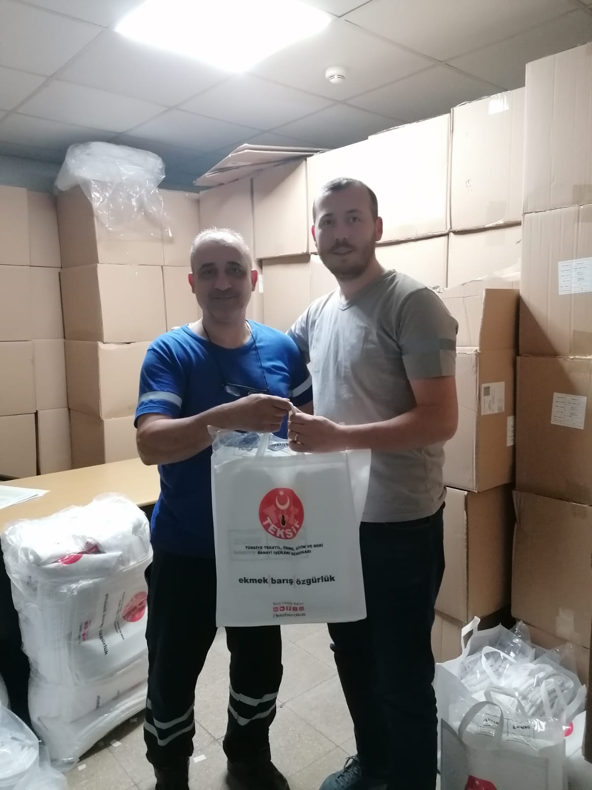 YILBAŞI HEDİYESİ DAĞITIMINI GERÇEKLEŞTİRMEYE BAŞLADIK görseli