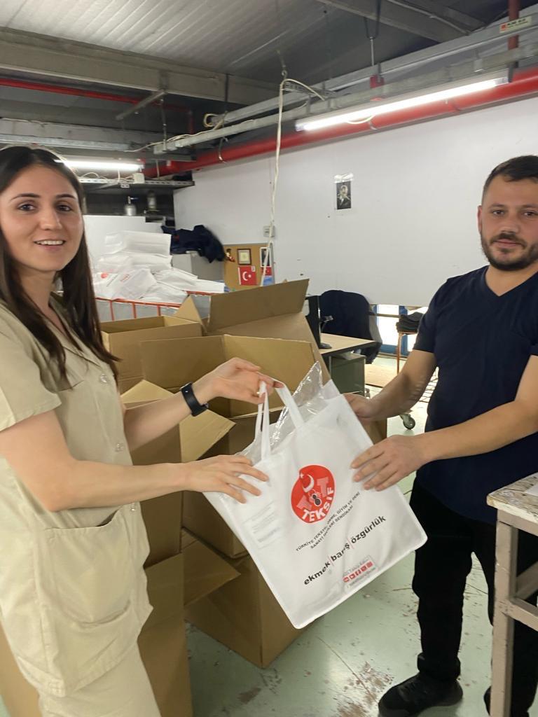 YILBAŞI HEDİYESİ DAĞITIMINI GERÇEKLEŞTİRMEYE BAŞLADIK görseli
