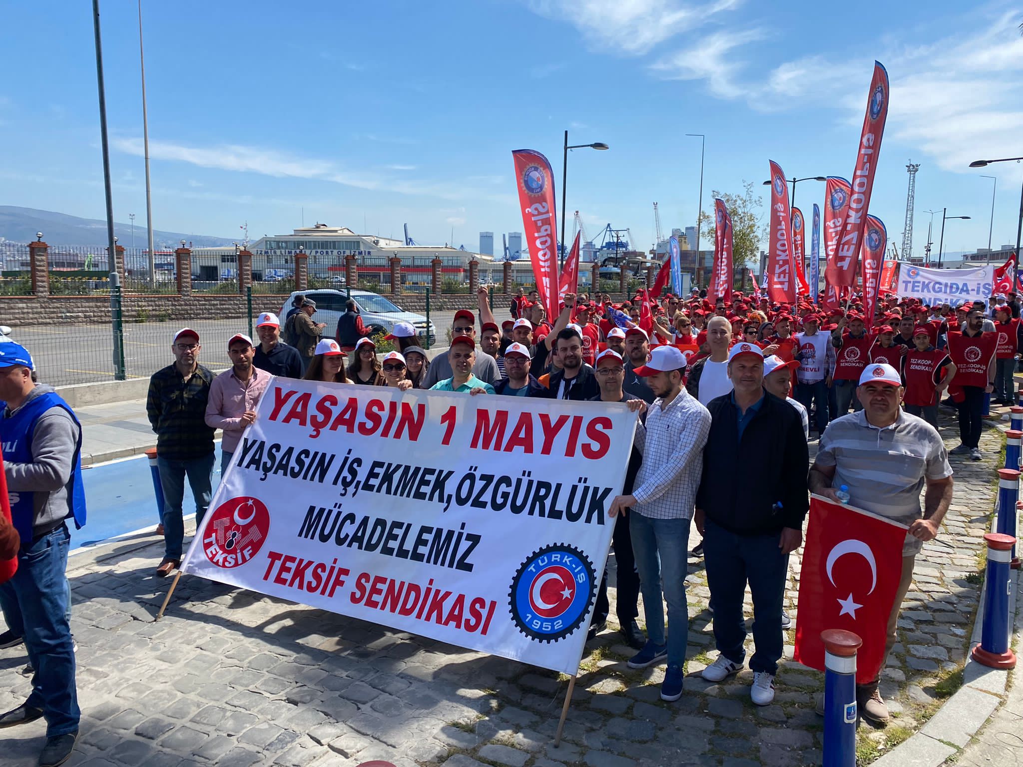 1 Mayıs İzmir görseli