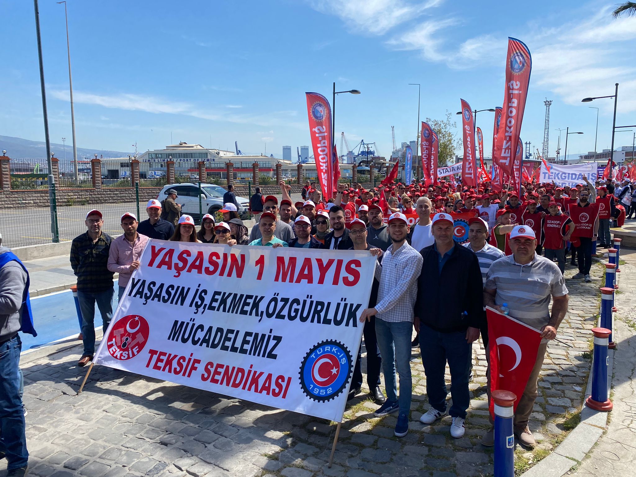 1 Mayıs İzmir görseli