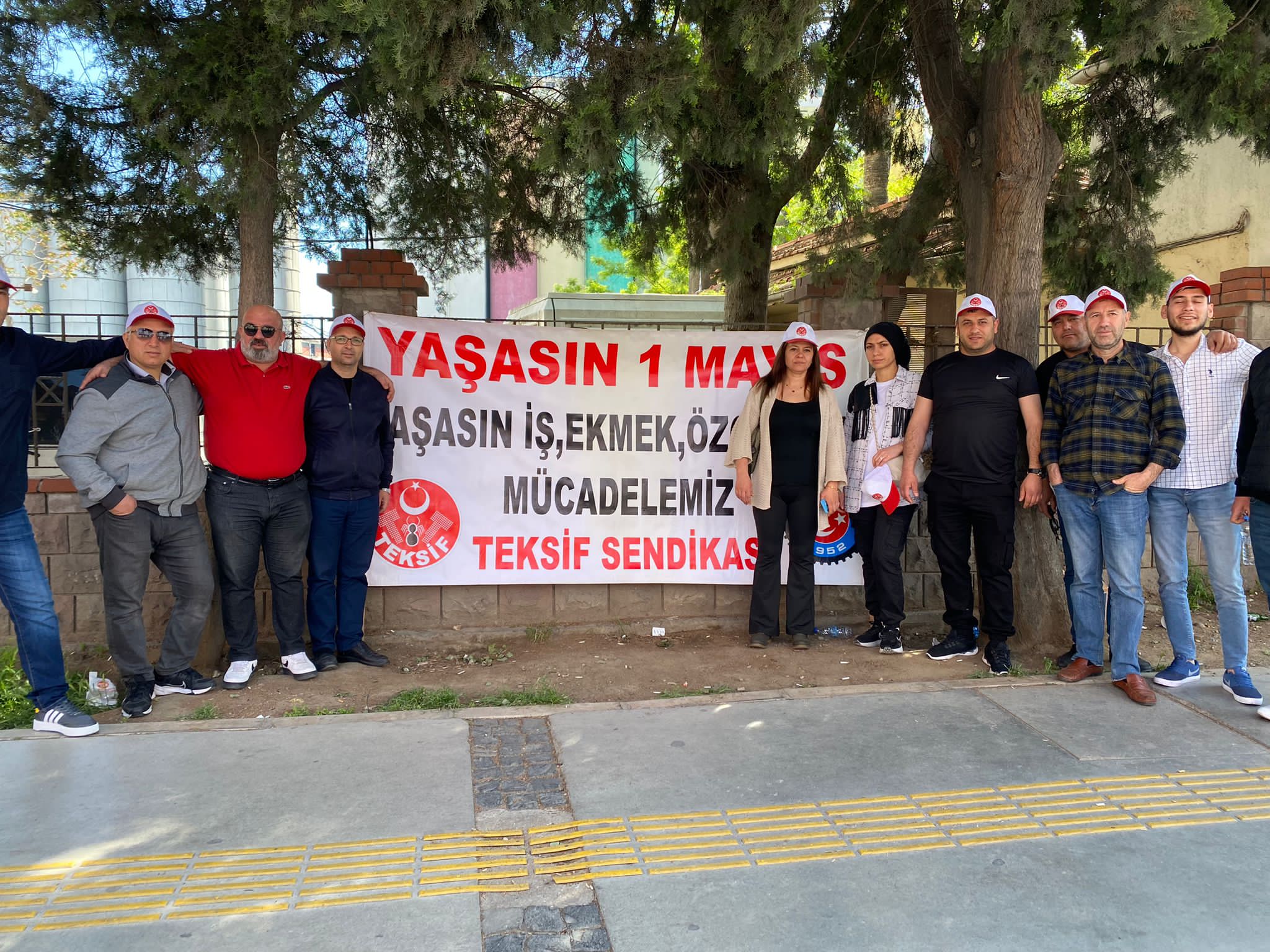 1 Mayıs İzmir görseli