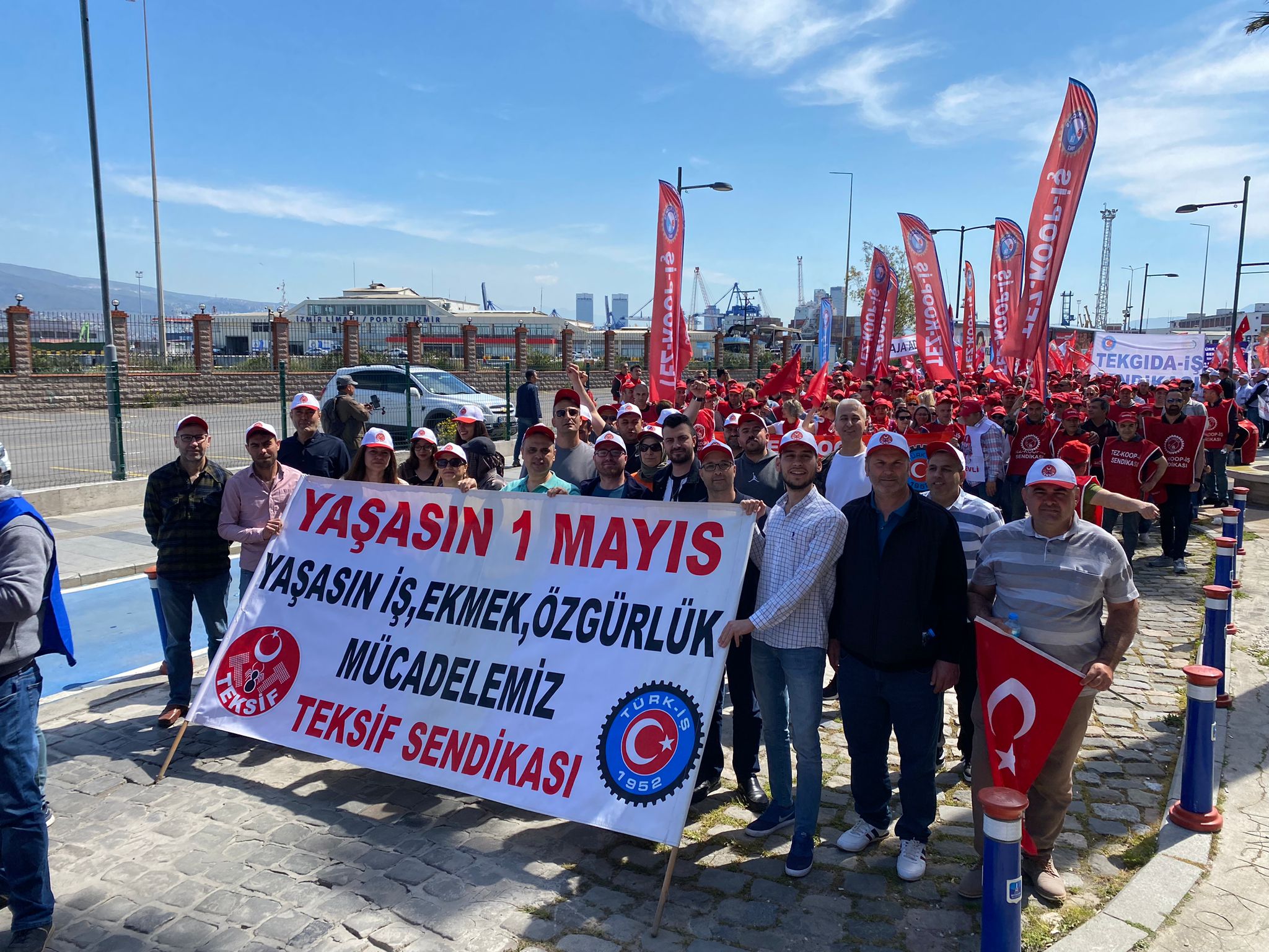 1 Mayıs İzmir görseli