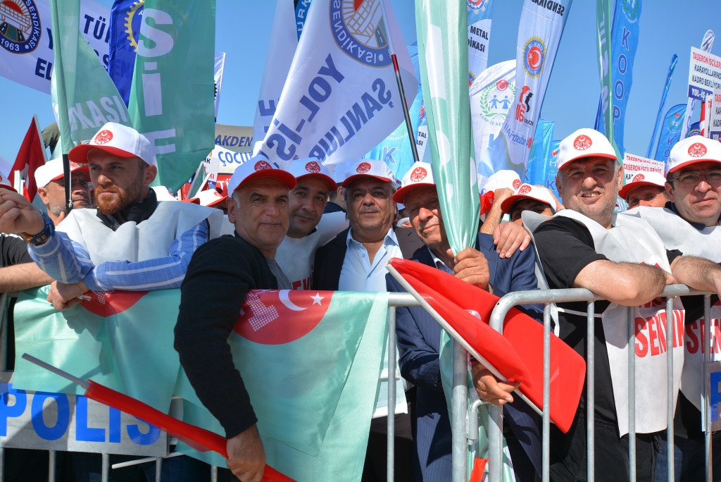 1 MAYIS İşçi ve Emekçiler Bayramı Kutlu Olsun görseli