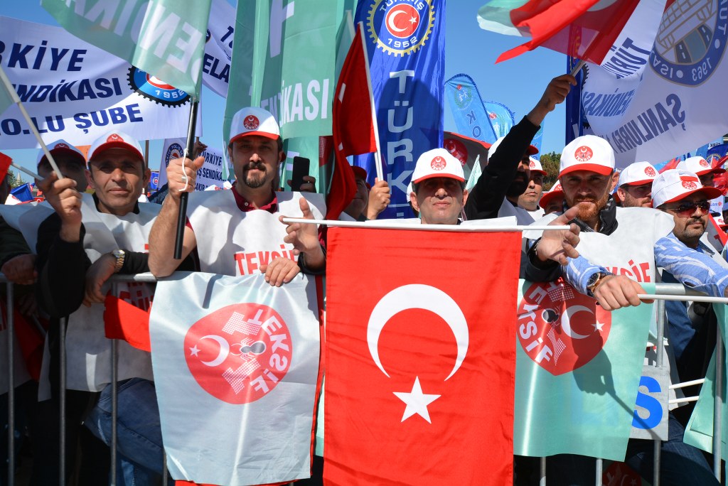 1 MAYIS İşçi ve Emekçiler Bayramı Kutlu Olsun görseli