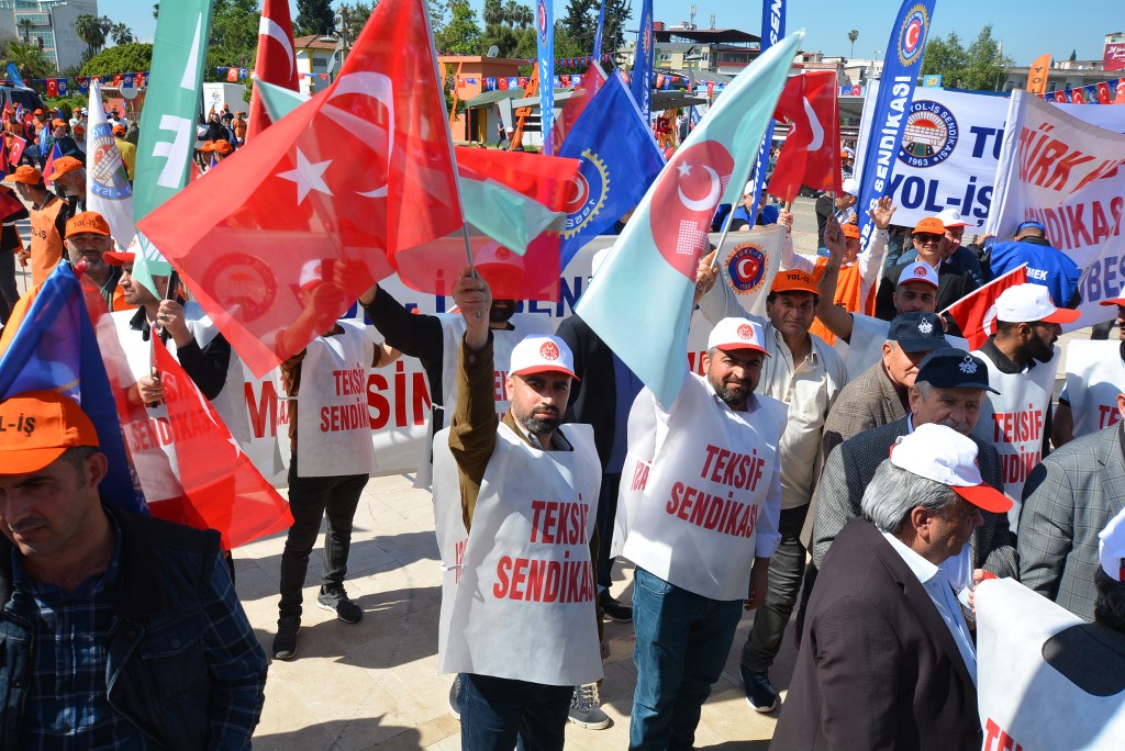1 MAYIS İşçi ve Emekçiler Bayramı Kutlu Olsun görseli