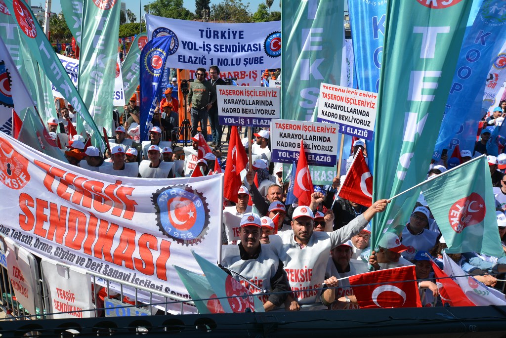1 MAYIS İşçi ve Emekçiler Bayramı Kutlu Olsun görseli