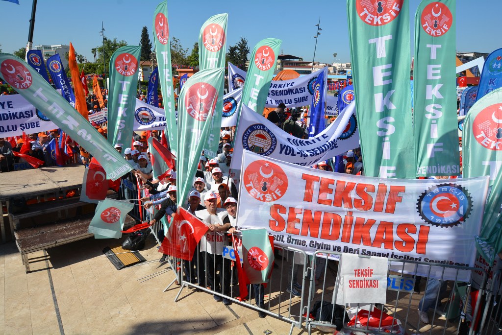 1 MAYIS İşçi ve Emekçiler Bayramı Kutlu Olsun görseli