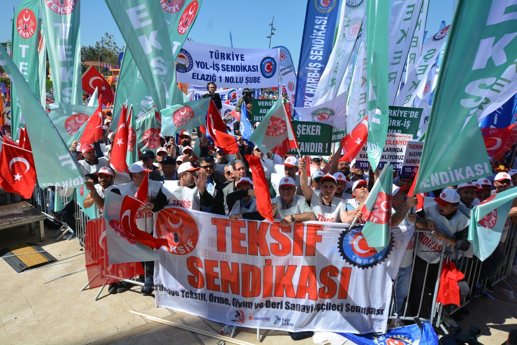 1 MAYIS İşçi ve Emekçiler Bayramı Kutlu Olsun görseli