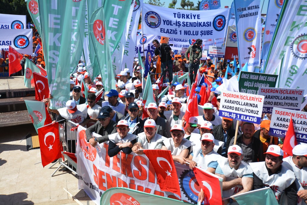 1 MAYIS İşçi ve Emekçiler Bayramı Kutlu Olsun görseli