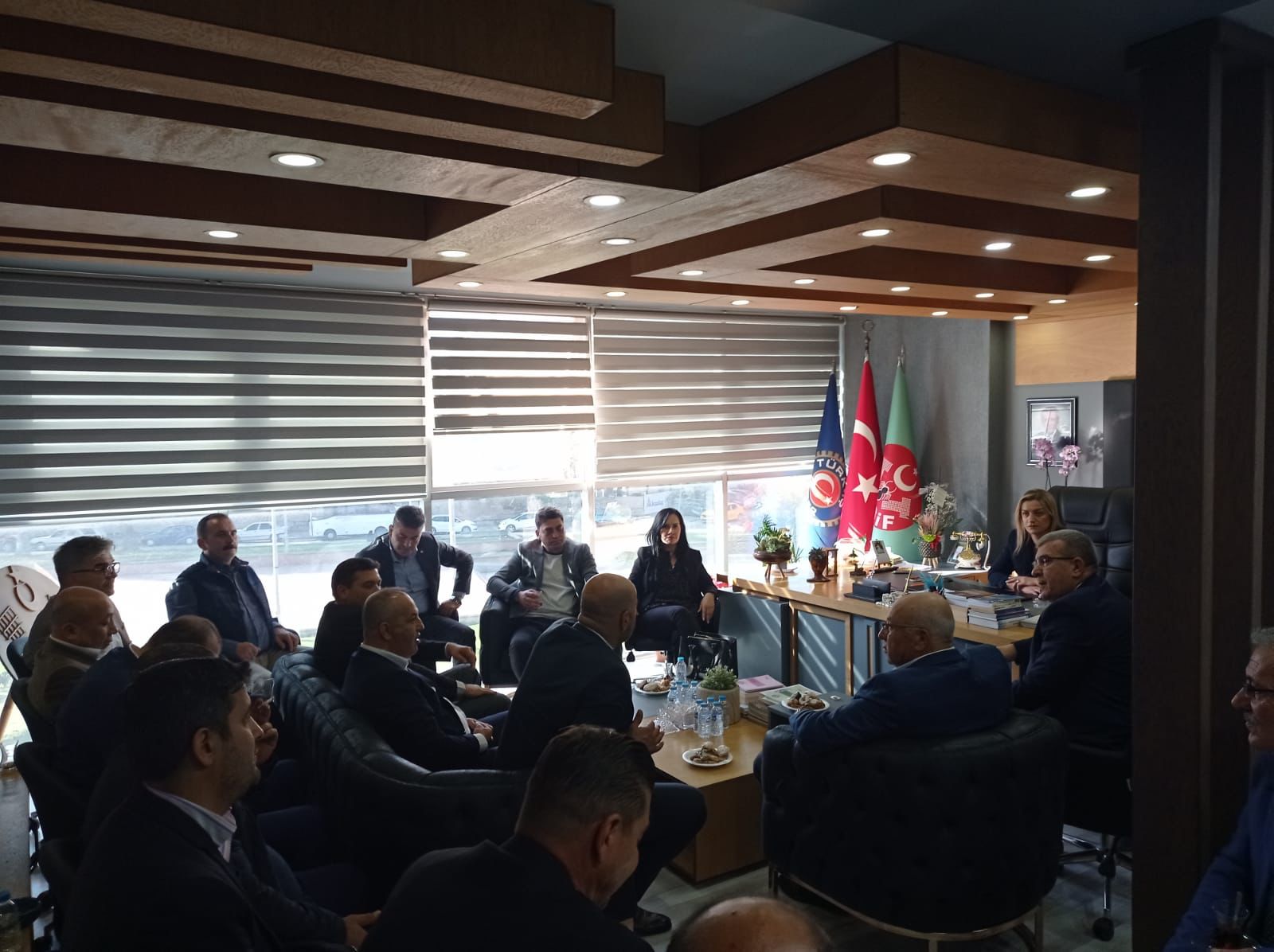 Konfederasyonumuz Türk-İş’e bağlı Şube Başkanlarından, İnegöl Şubemize ziyaret görseli