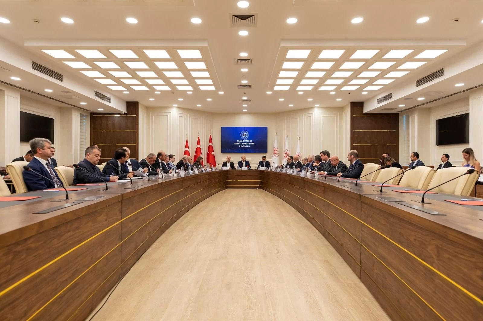 ASGARİ ÜCRET TESPİT KOMİSYONU TOPLANTISI GERÇEKLEŞTİ görseli