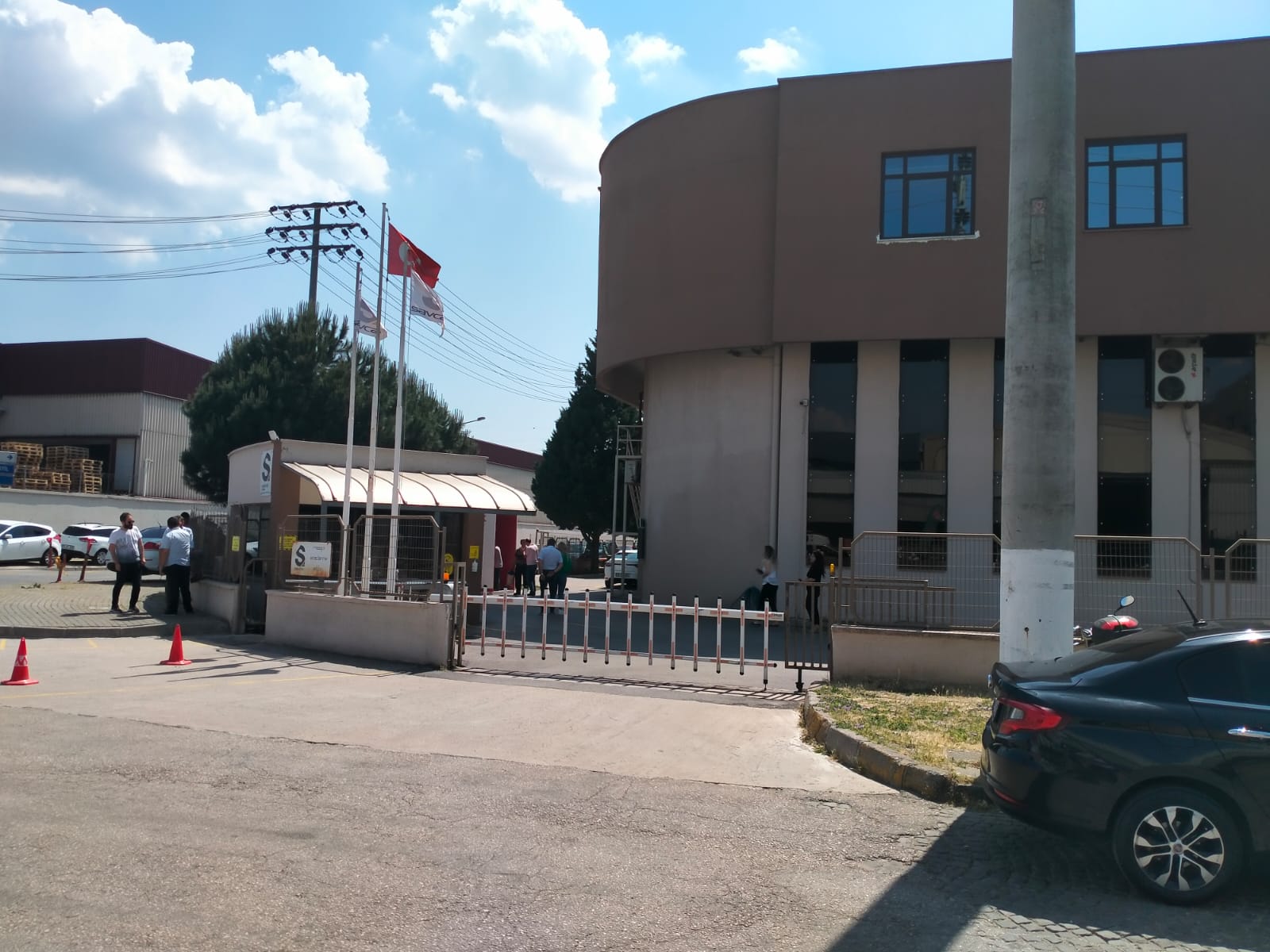 SAVCAN TEKSTİL ÖNÜNDE BASIN AÇIKLAMASI görseli