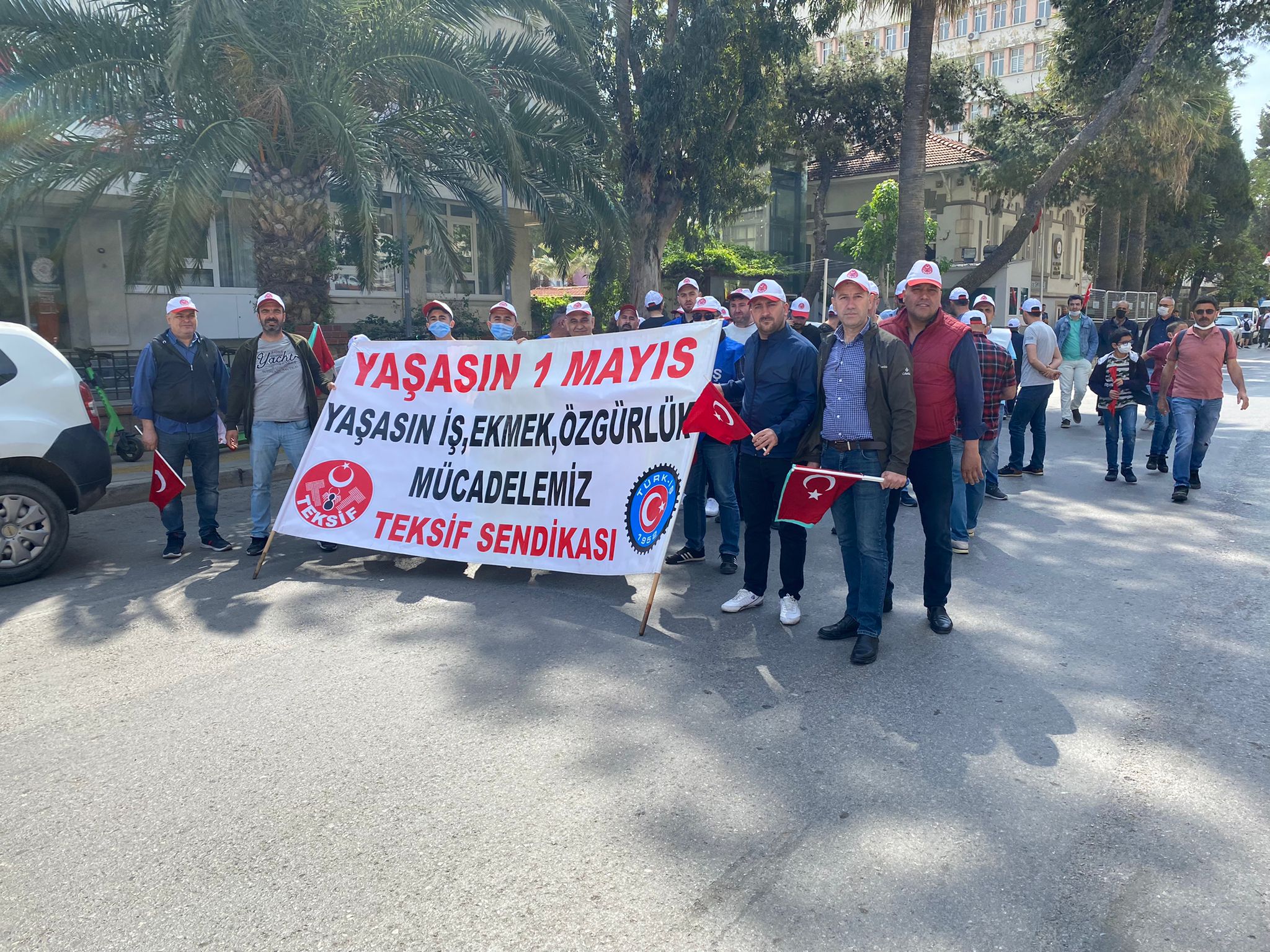 1 Mayıs İzmir görseli