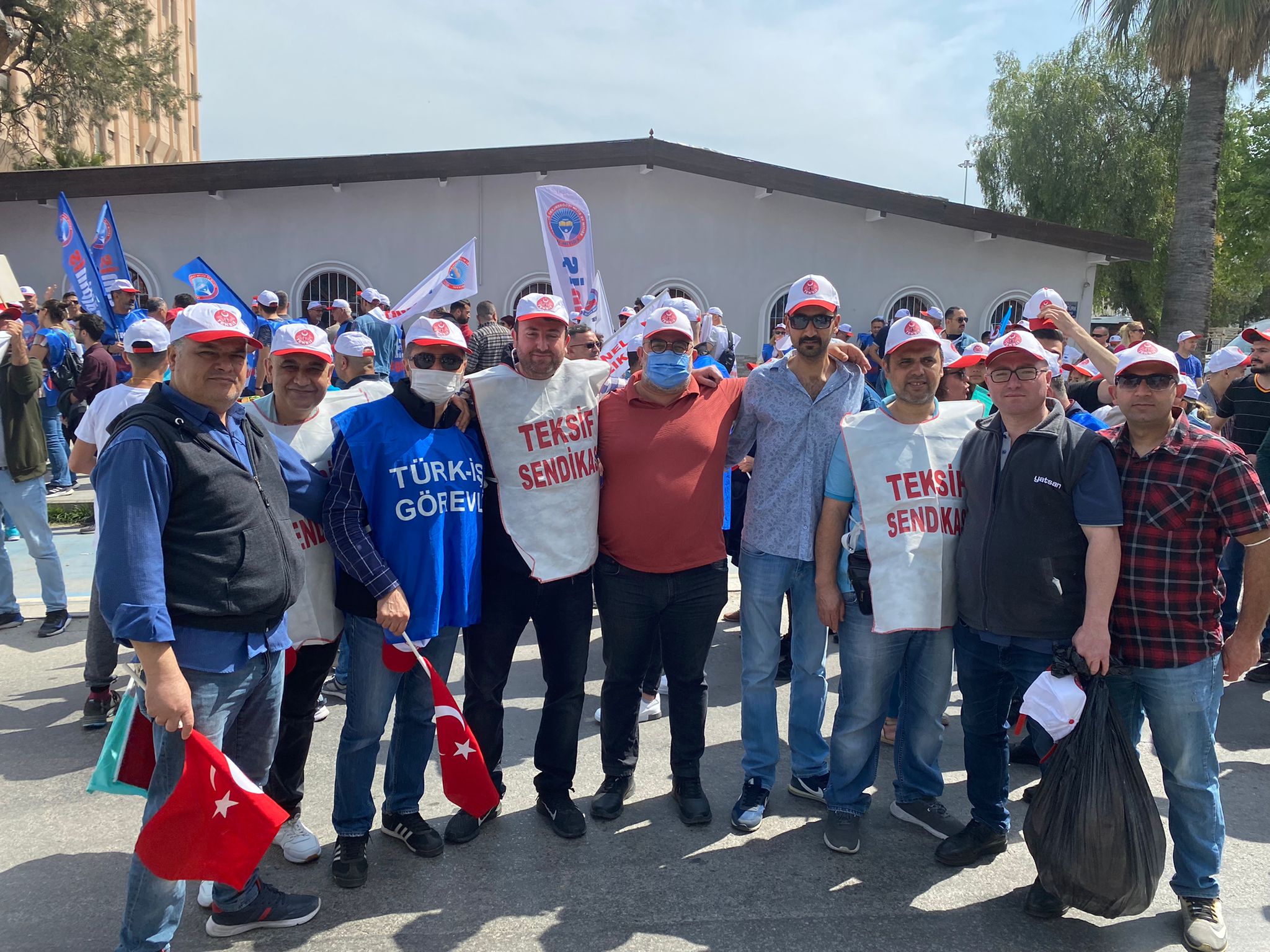 1 Mayıs İzmir görseli