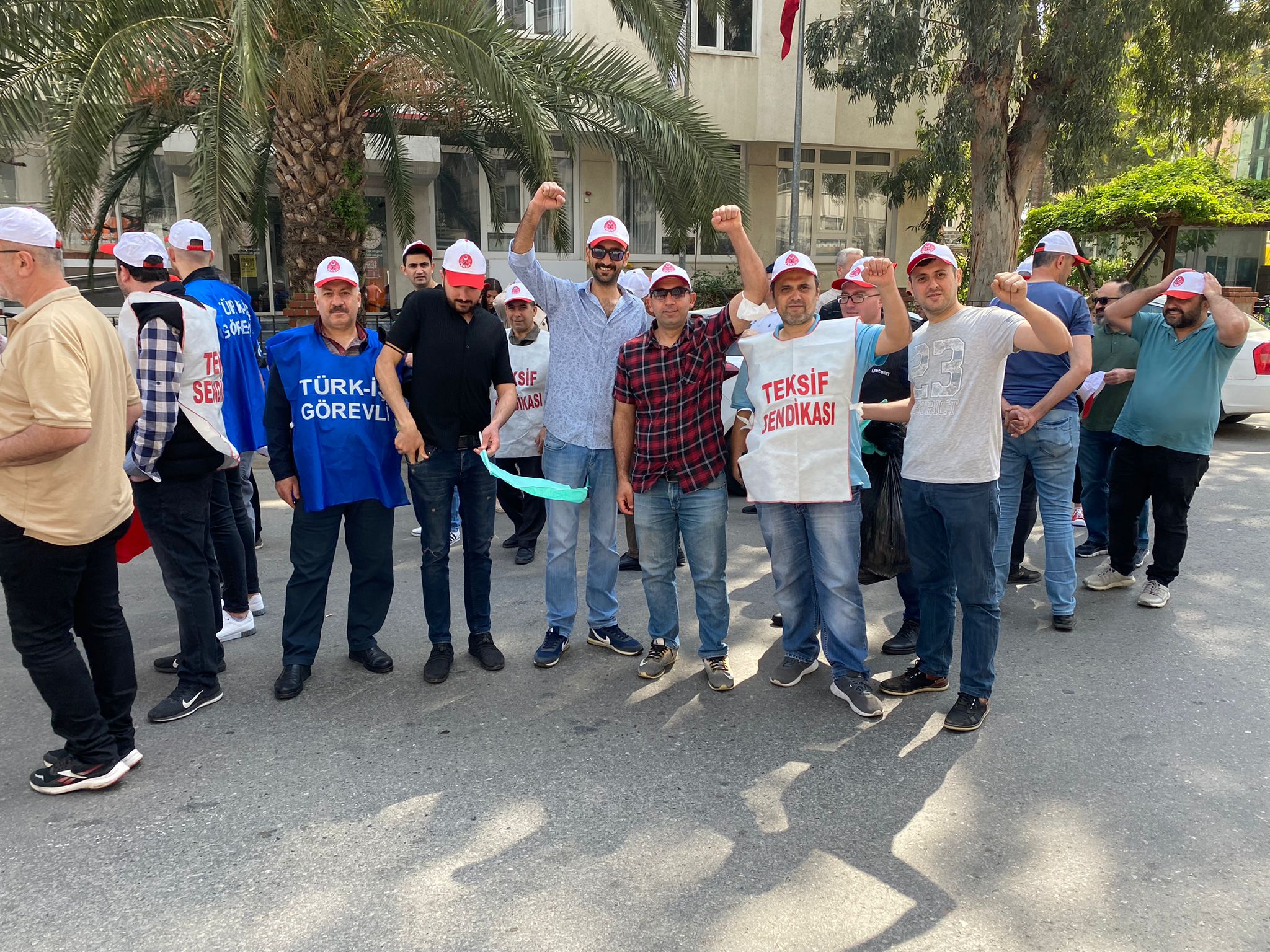 1 Mayıs İzmir görseli