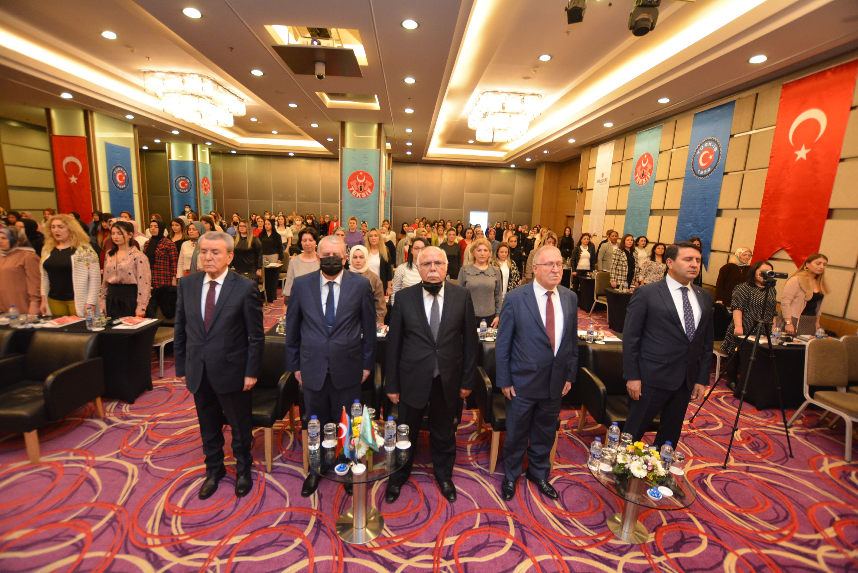 8 MART KADIN İŞÇİLER KURULTAYI GERÇEKLEŞTİ görseli