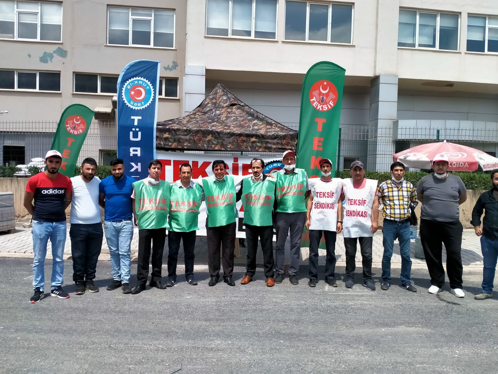 Atılım Desen Apre Boya Tekstil'de Hak Mücadelemiz Sürüyor… görseli