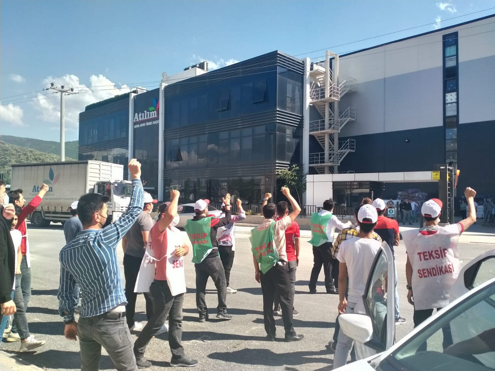 Atılım Desen Apre Boya Tekstil'de Hak Mücadelemiz Sürüyor… görseli