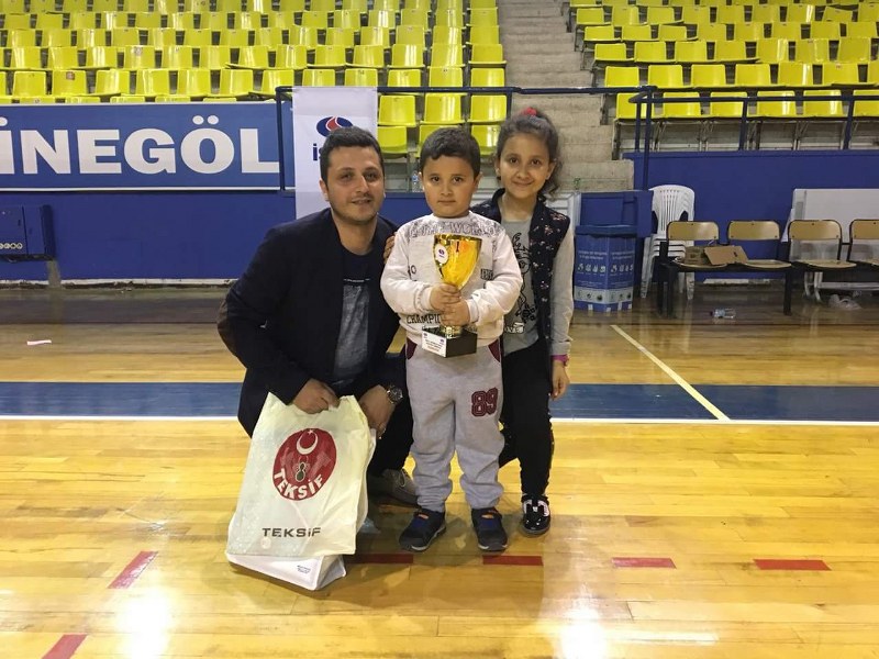 GELENEKSEL İSKOVOLEYBOL TURNUVASI DÜZENLENDİ görseli