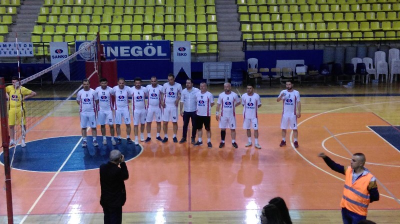 GELENEKSEL İSKOVOLEYBOL TURNUVASI DÜZENLENDİ görseli