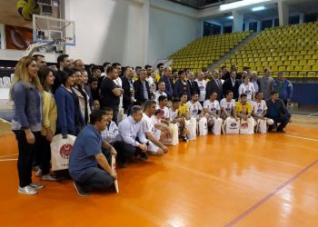 GELENEKSEL İSKOVOLEYBOL TURNUVASI DÜZENLENDİ