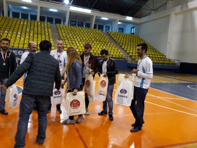 GELENEKSEL İSKOVOLEYBOL TURNUVASI DÜZENLENDİ görseli