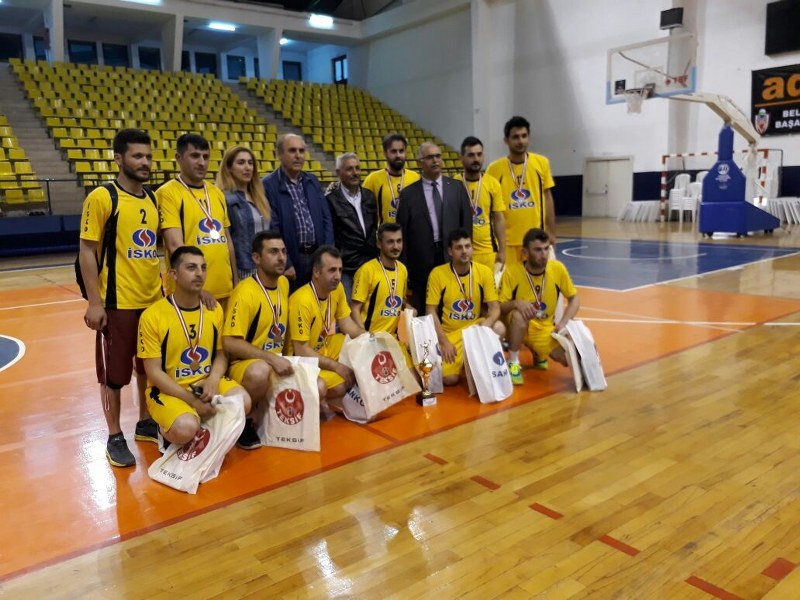 GELENEKSEL İSKOVOLEYBOL TURNUVASI DÜZENLENDİ görseli