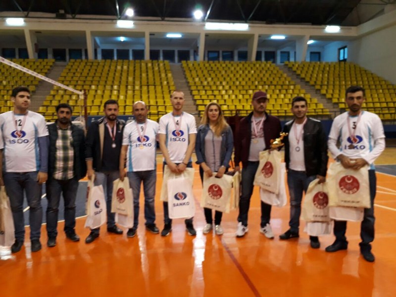 GELENEKSEL İSKOVOLEYBOL TURNUVASI DÜZENLENDİ görseli