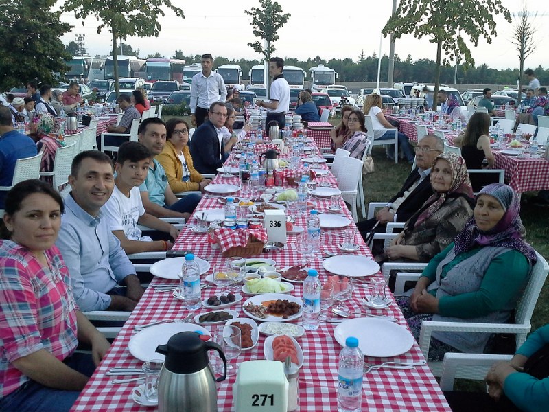 Öztek Tekstil'de Üyelerimiz ile İftar Yemeği görseli