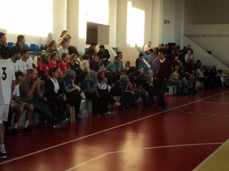 İSKO VOLEYBOL TURNUVASI BAŞLADI görseli