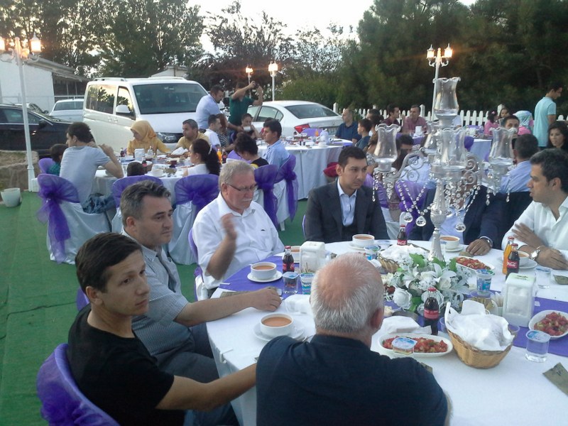 Öztek Tekstil'de Üyelerimiz ile İftar Yemeği görseli