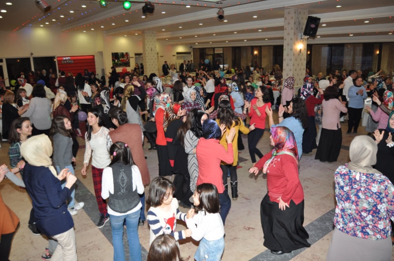 BURSA'DA 8 MART COŞKUYLA KUTLANDI görseli