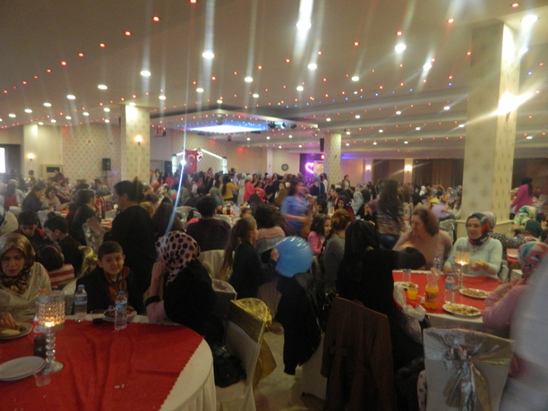 BURSA'DA 8 MART COŞKUYLA KUTLANDI görseli